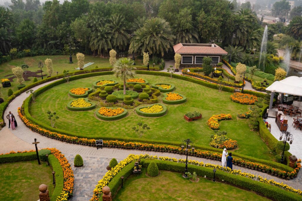 restaurants near Bahria Town Lahore